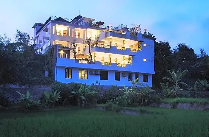 Puri Padma 3*